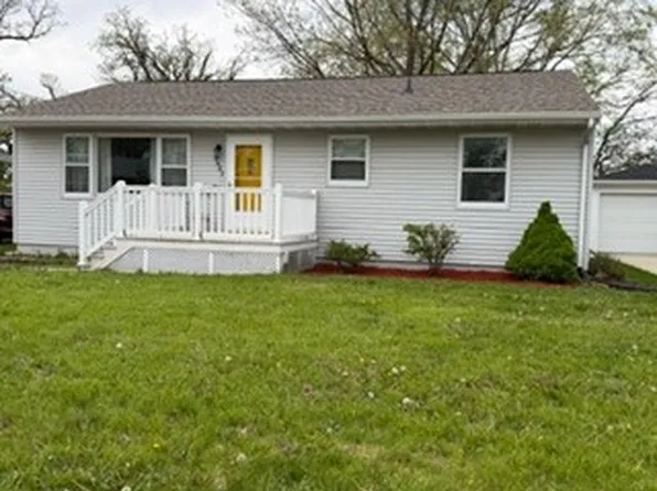 3883 Council St NE, Cedar Rapids, IA 52402