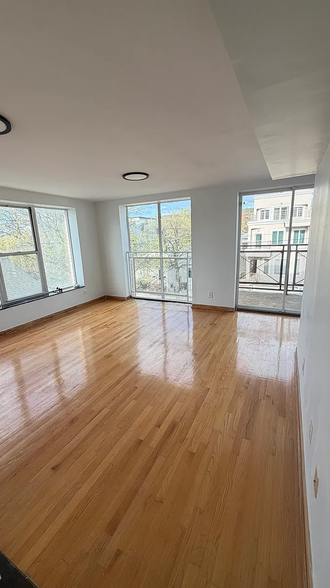 Building Photo - 2822 Batchelder St #3