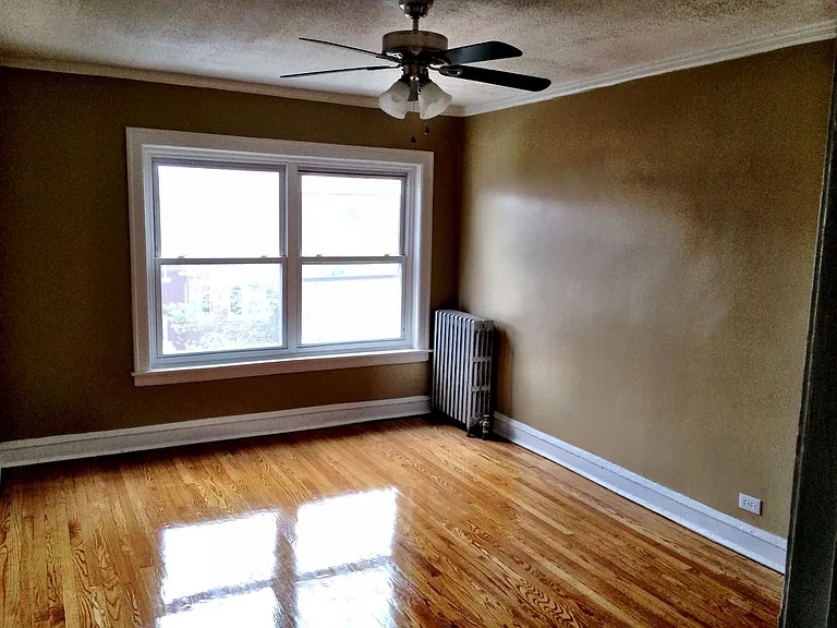 7521 S Essex Ave — Photo 4