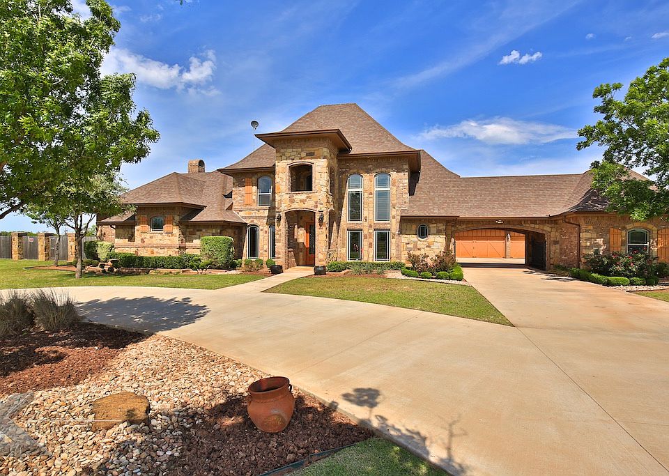1st image of 341 Southwind Cir