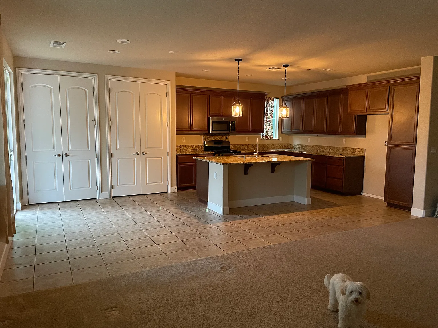 4 bed, 2.5 bath, 2073 sqft, $3,200 — Photo 3