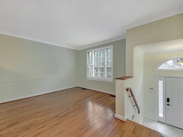 1427 McLean Mews Ct — Photo 2