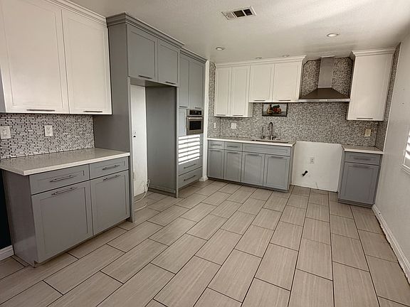 3rd image of 11356 Virginia Ave