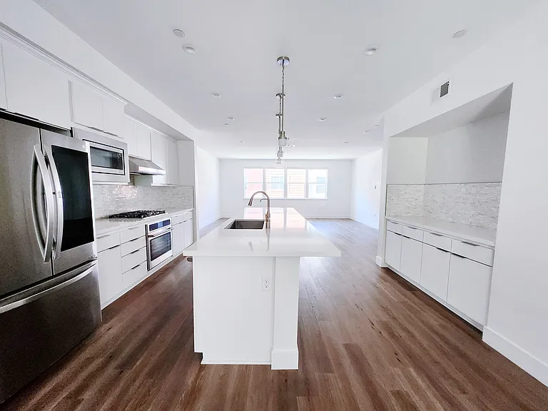3032 Lamory Pl — Photo 4