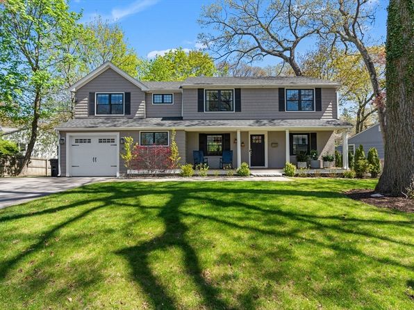 30 Robinhood Rd, Natick, MA 01760