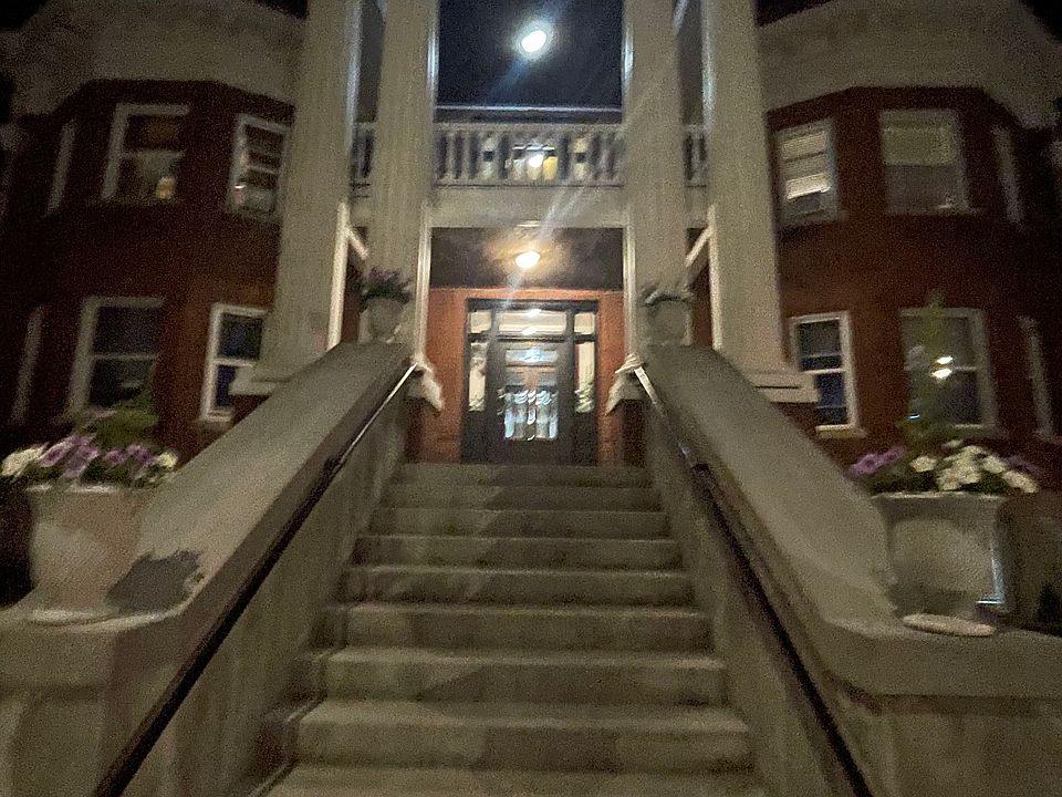 1st image of 215 E 18th St APT 4