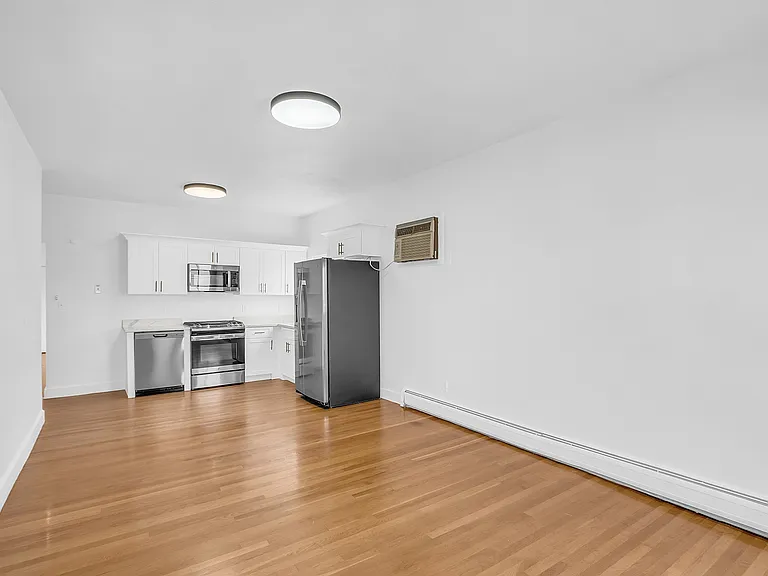 44 Dana St #6 — Photo 7