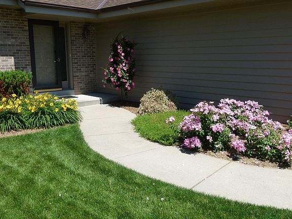 5th image of W142N10720 Wooded Hills Dr