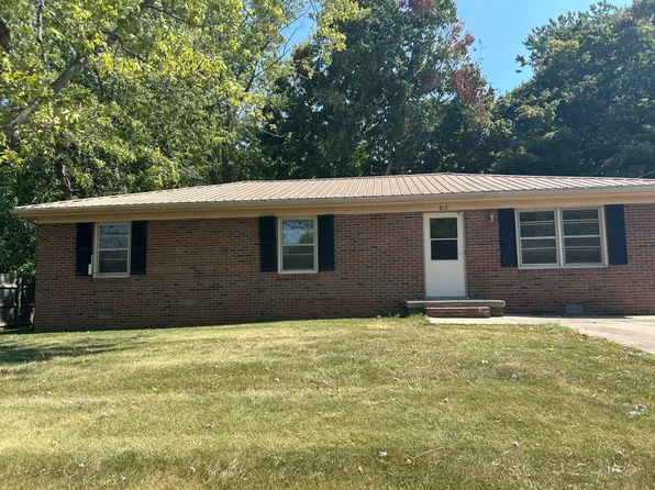 812 Springmont Dr, Hopkinsville, KY 42240