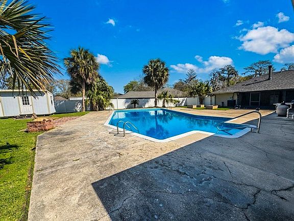 5th image of 10517 Buxton Rd