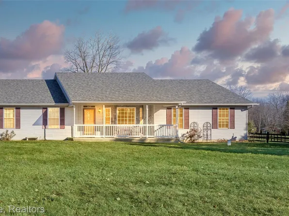 8450 Whiteford Center Rd, Ottawa Lake, MI 49267