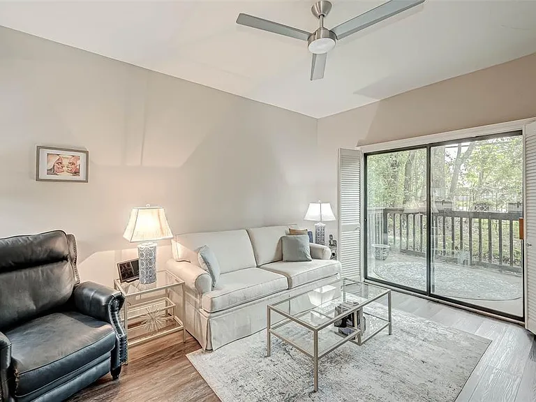 11711 Memorial Dr #389 — Photo 10