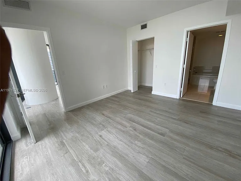 45 SW 9th St #3703 — Photo 27