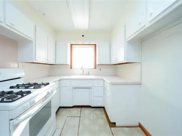 25 Lincoln Avenue image 11 of 26