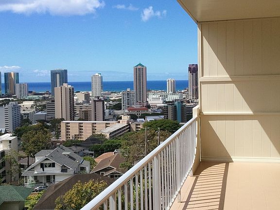 2nd image of 670 Prospect St APT 808