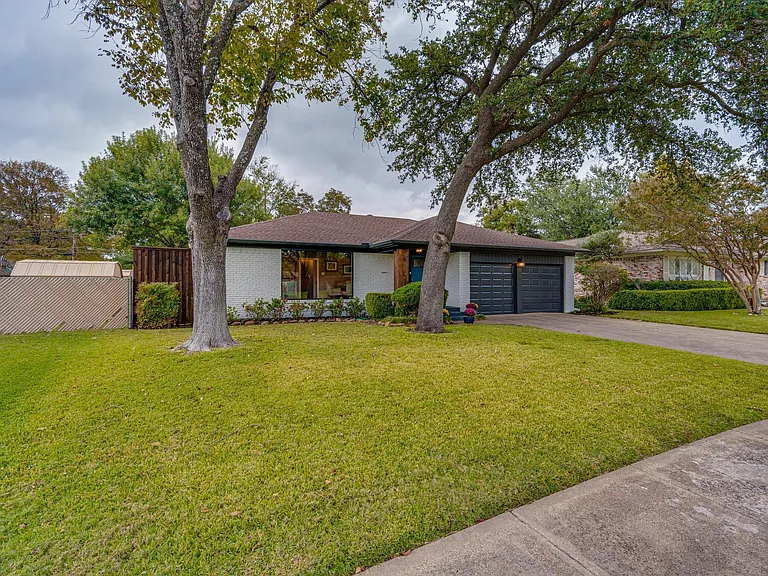 8411 Swift Ave — Photo 2