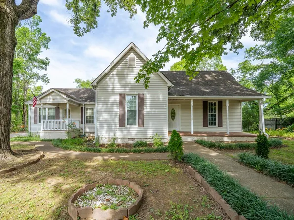 417 Tennessee St, Savannah, TN 38372