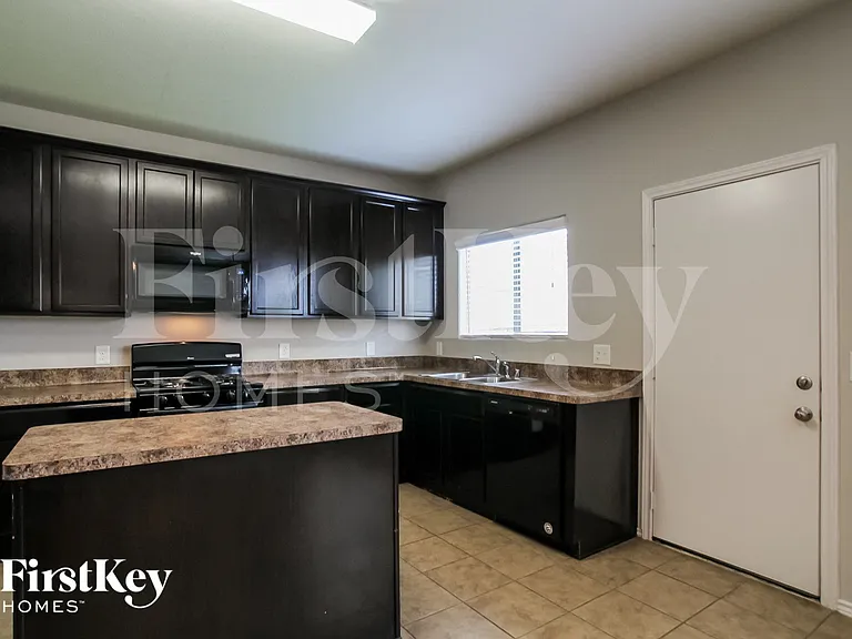 16406 Peyton Stone Cir — Photo 6