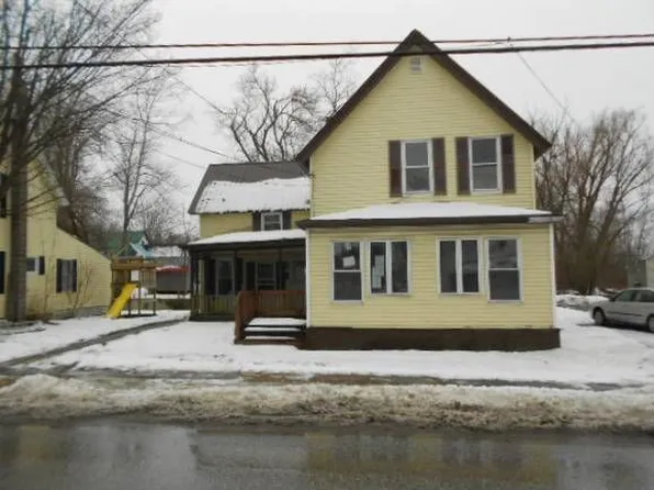 22 Lo Welden St, Saint Albans, VT 05478