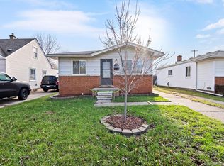 28242 Ginley St, Roseville, MI 48066