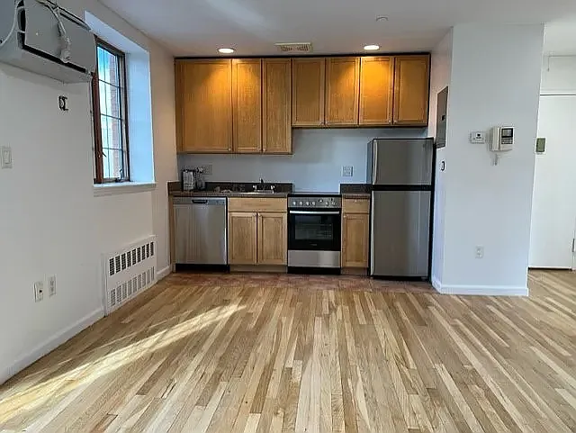 27-10 Astoria Blvd #4D — Photo 6