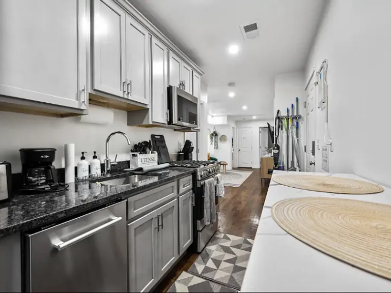 131 Bristol St — Photo 7