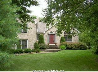 32 Elizabeth Dr, New Hartford, CT 06057