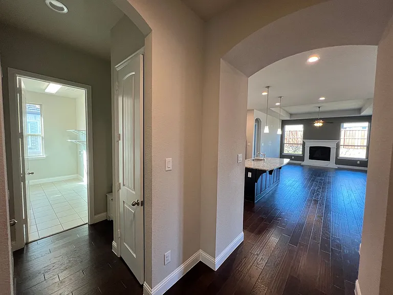 616 Ardath Rd — Photo 9