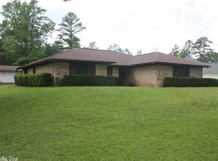 307 Woodland Lake Dr, Atlanta, TX 75551