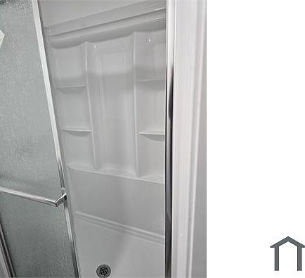 5th image of 3212 E Henry Ave #B
