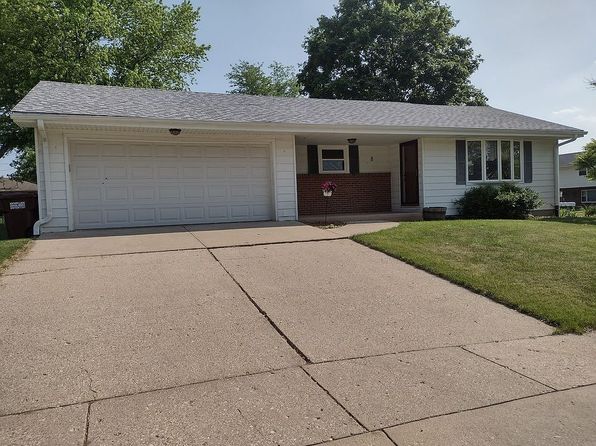 8 Highland Ct