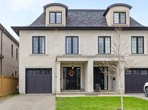 4 Iroquois Ave, Mississauga, ON L5G 1M6