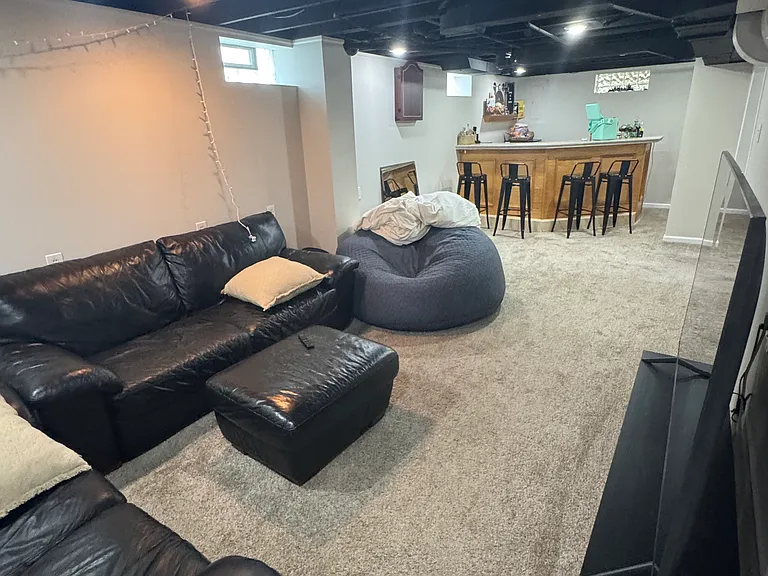 1642 Oxford Rd — Photo 20