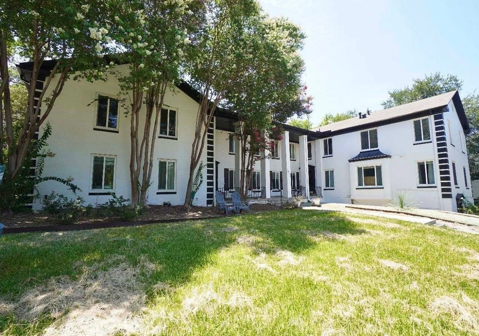 2-Bedroom, 1-Bath Apartment with Hardwood Floors | Austin — Photo 2