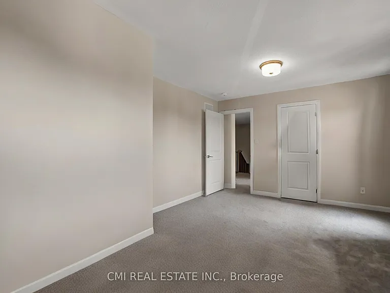 3742 Sunbank Cres — Photo 28