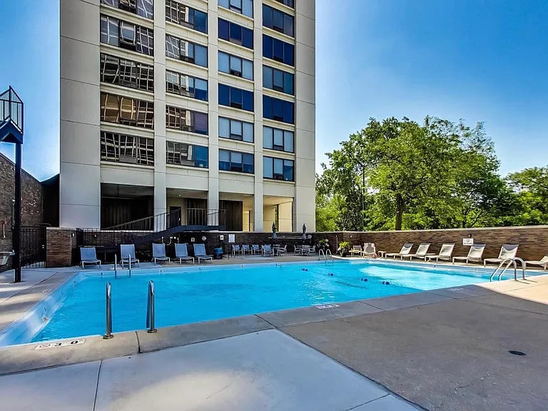 2800 N Lake Shore Dr #2209 — Photo 9
