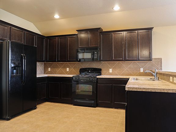 4th image of 517 Teal Ln