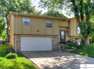 6123 N 109th St, Omaha, NE 68164