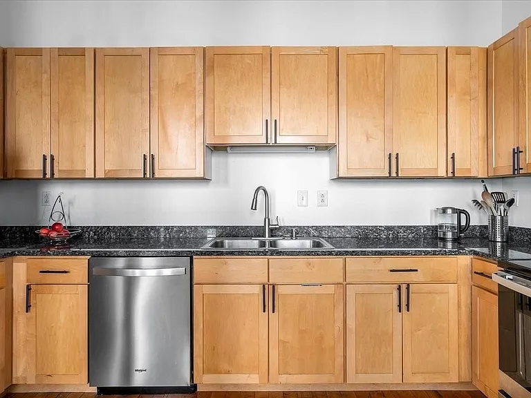 589 Atwells Ave #33C — Photo 10