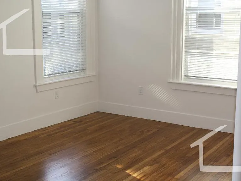 11 Wadsworth St #1L — Photo 3
