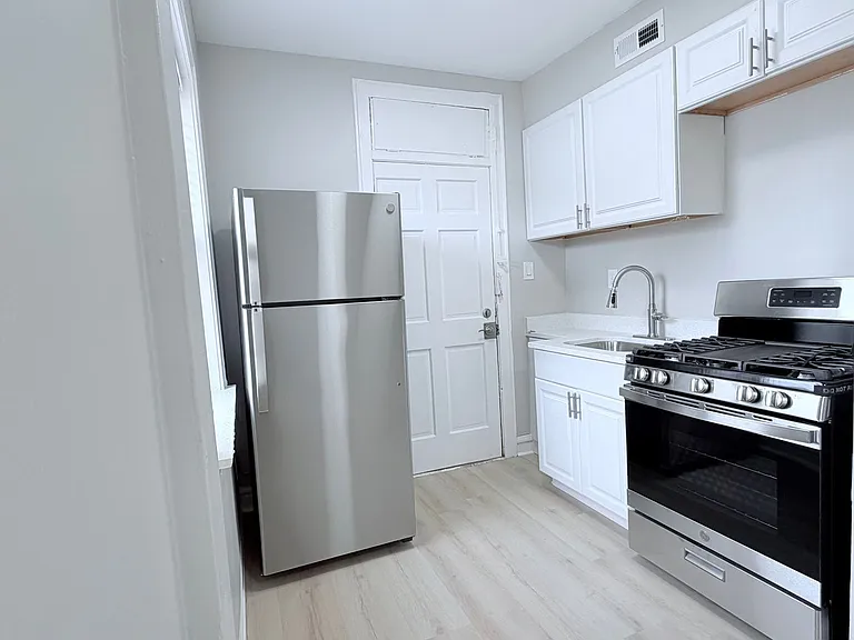 4235 W 26th St #10 — Photo 3