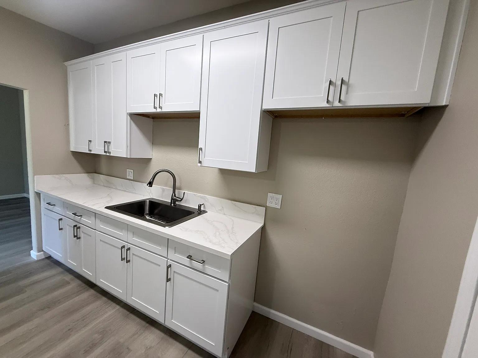2 bed, 1025 sqft, $2,995 — Photo 4