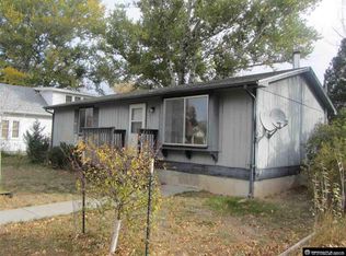 631 S 6th St, Douglas, WY 82633