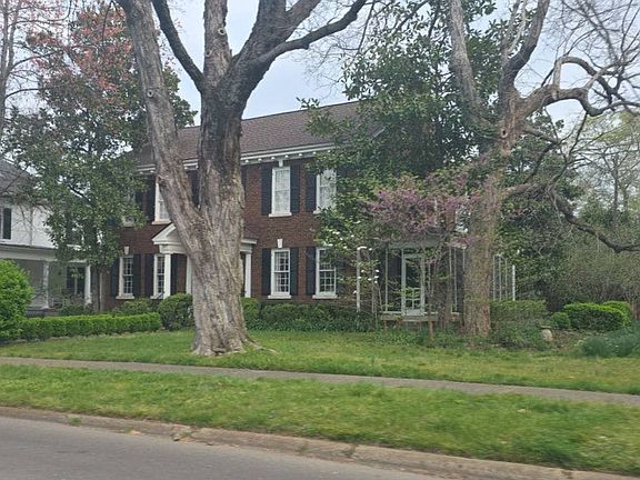 2nd image of 525 E College St