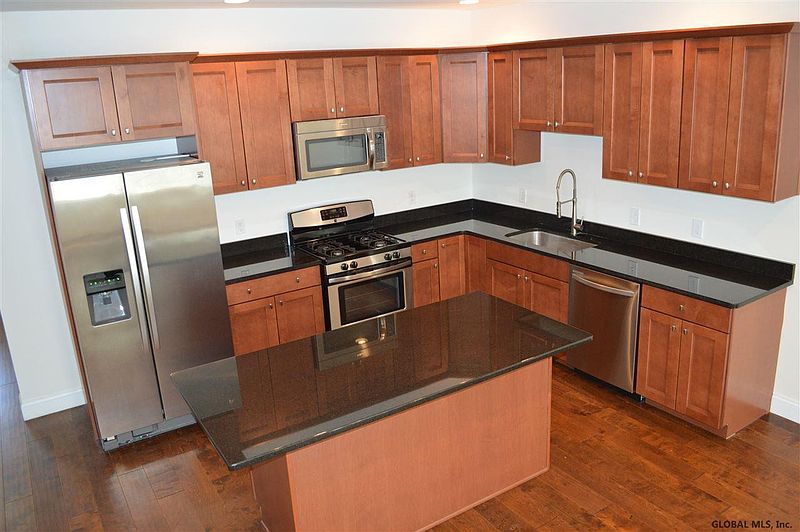 4th image of 316 BALLSTON Avenue #B