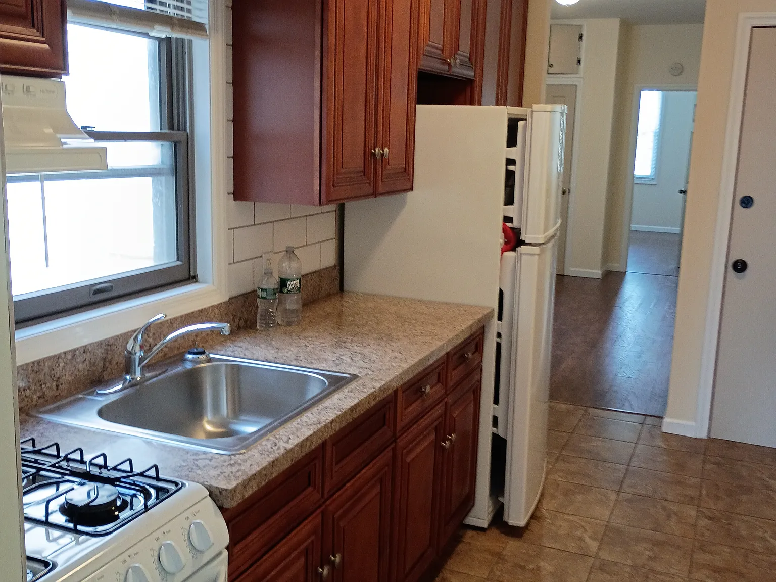 69th St, Glendale — Photo 3