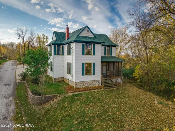 401 S Main St, Chamois, MO 65024