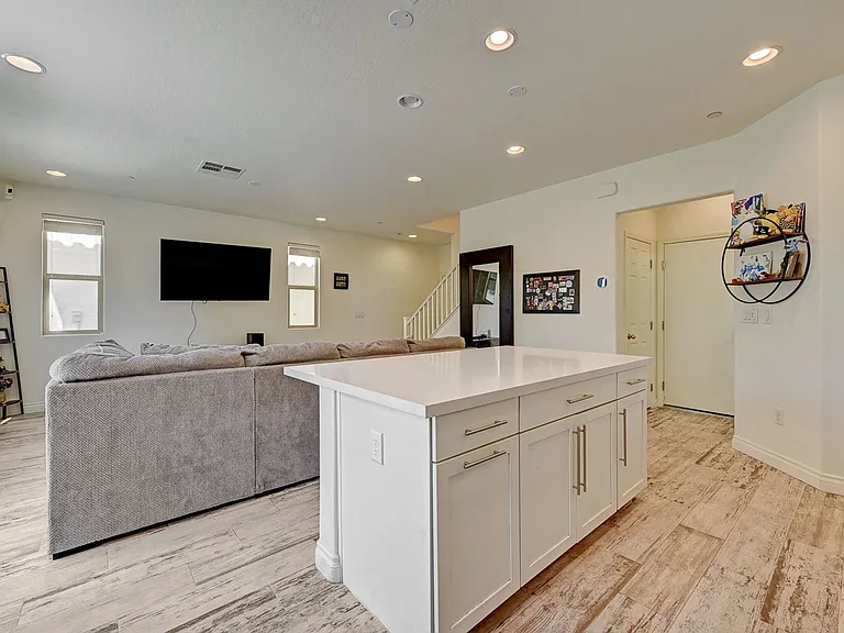 6363 Amelia Ridge Ave — Photo 10