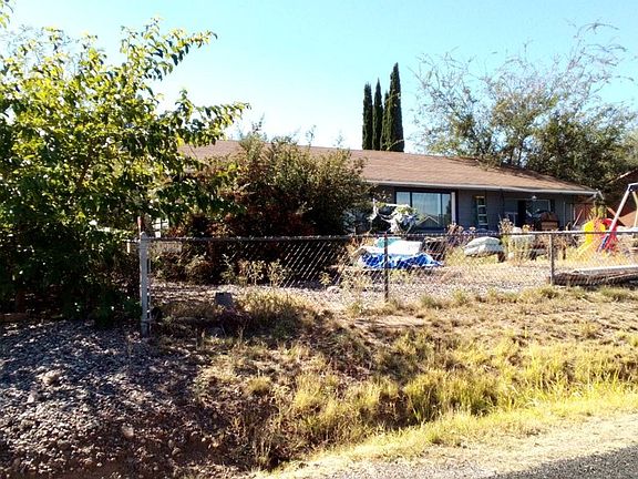 3rd image of 215 W Mesquite Dr