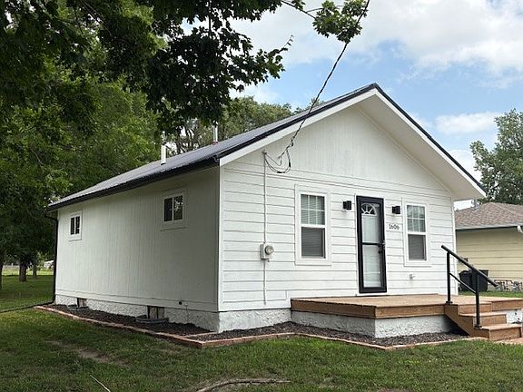 2nd image of 1606 N 2nd Ave W